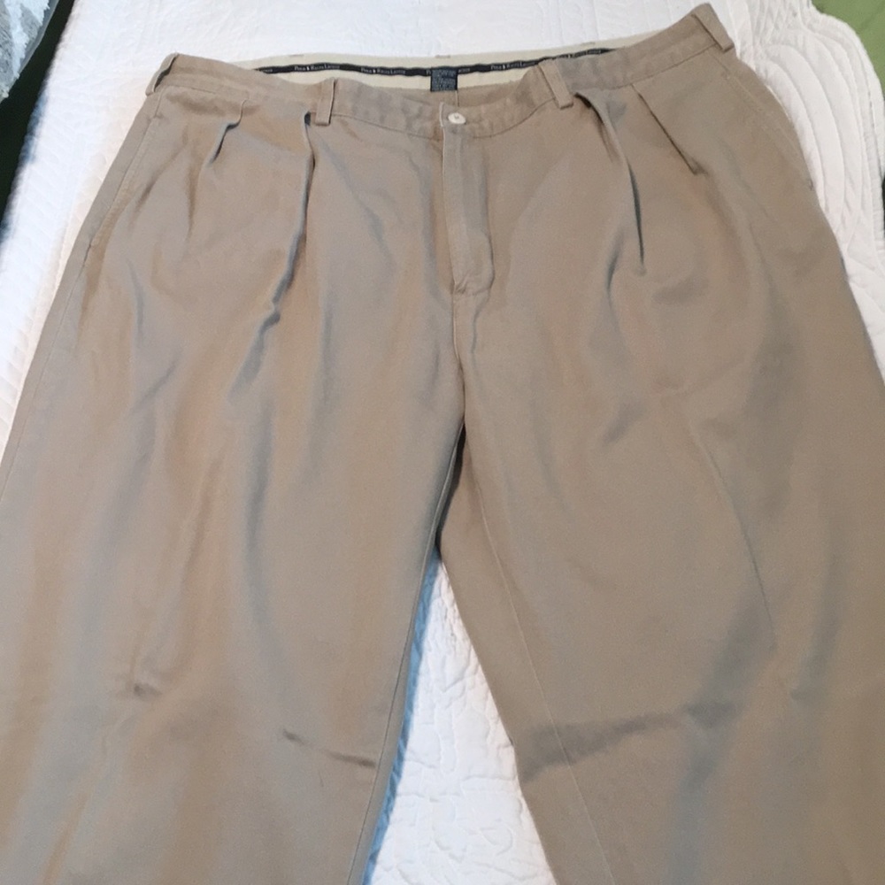 Mens Ralph Lauren Polo Khaki Chinos. 100% cotton. Size 42x32.